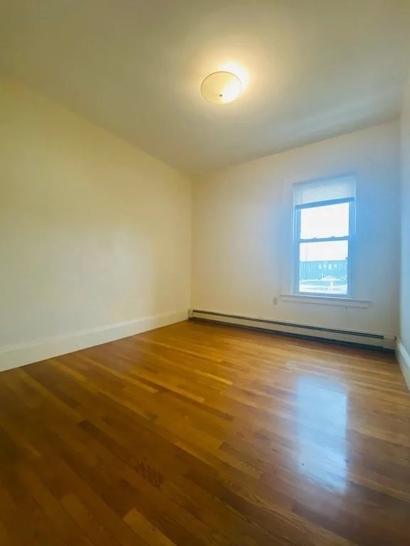 2 bed, 1 bath apartment for rent at 96 East Cottage Unit 3, Boston — photo 4 of 6