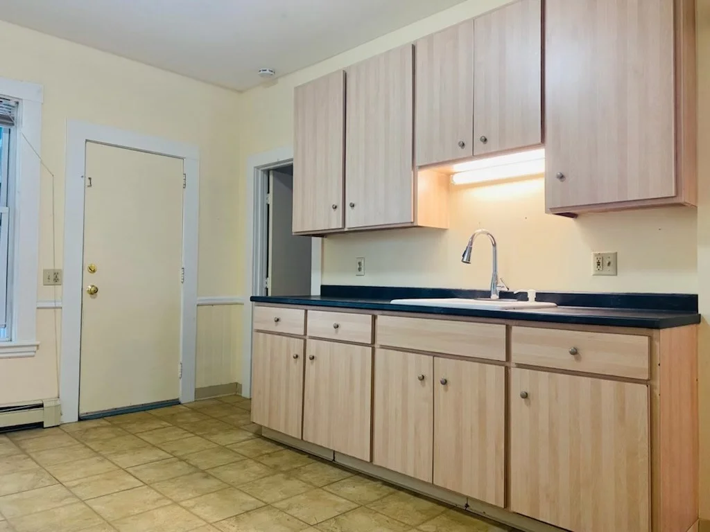 2 bed, 1 bath apartment for rent at 96 East Cottage Unit 3, Boston — photo 1 of 6