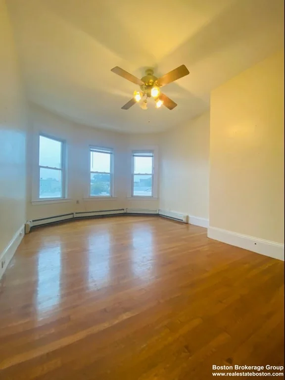 2 bed, 1 bath apartment for rent at 96 East Cottage Unit 3, Boston — photo 3 of 6