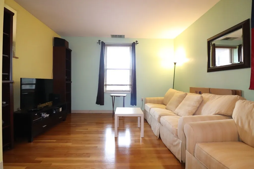 1 bed, 1 bath apartment for rent at 96 Gainsborough St Unit 107W, Fenway — photo 6 of 8