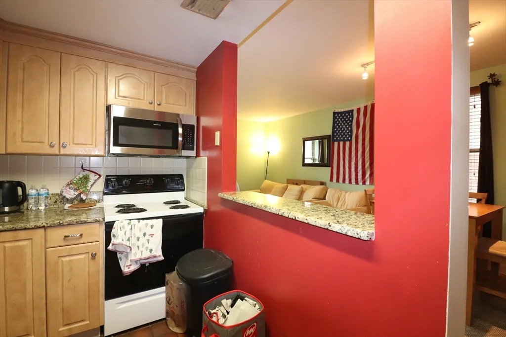 1 bed, 1 bath apartment for rent at 96 Gainsborough St Unit 107W, Fenway — photo 2 of 8