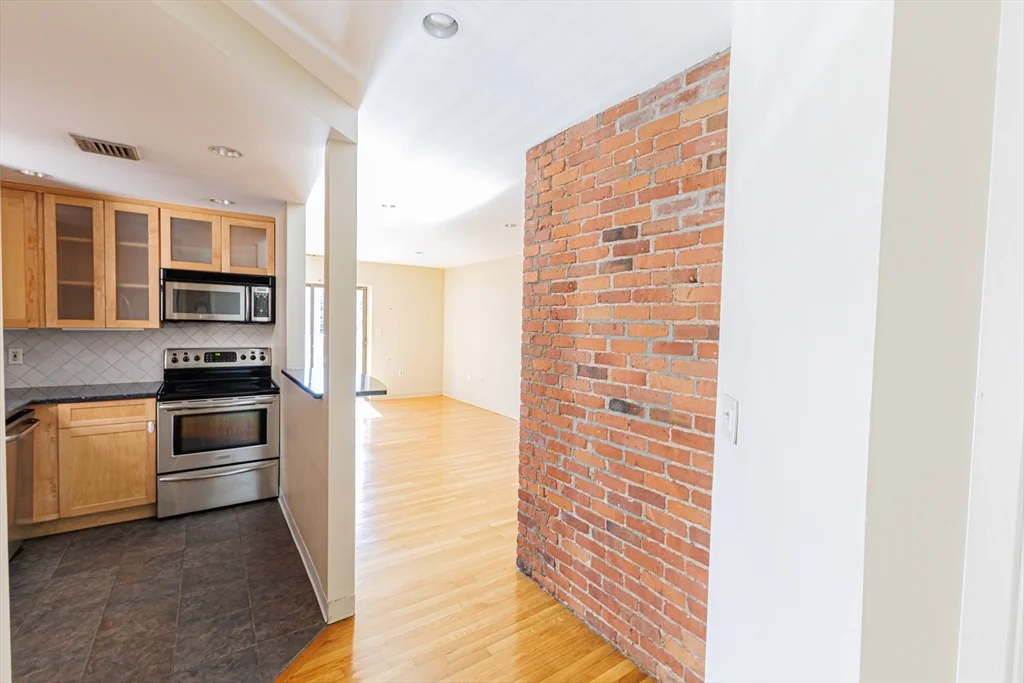 1 bed, 1 bath apartment for rent at 96 Gainsborough St Unit 206W, Fenway — photo 3 of 10