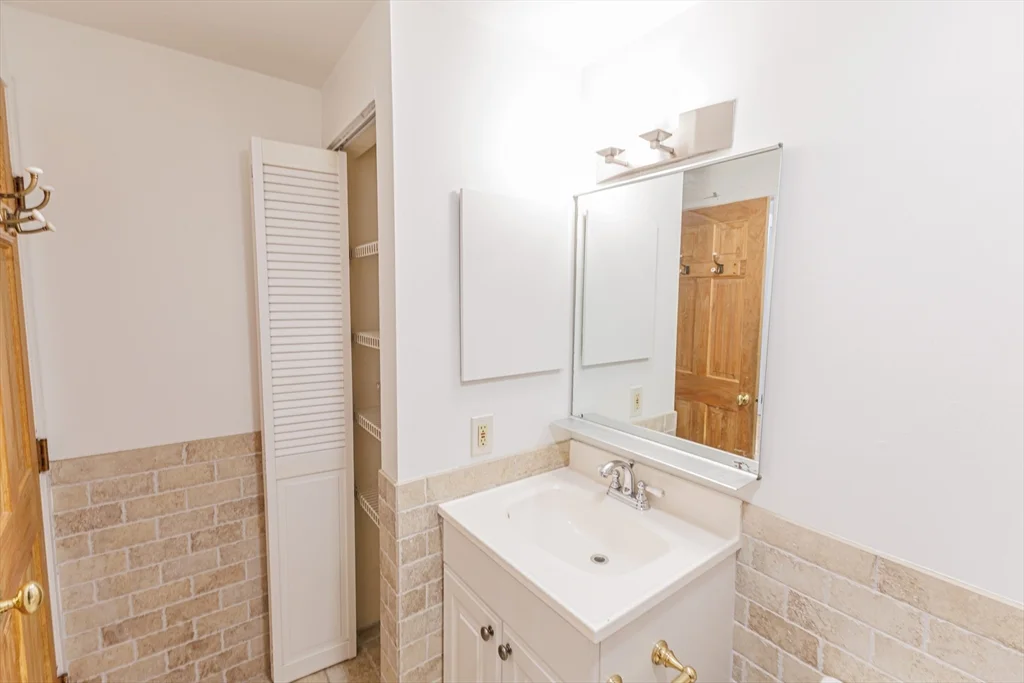 1 bed, 1 bath apartment for rent at 96 Gainsborough St Unit 206W, Fenway — photo 8 of 10