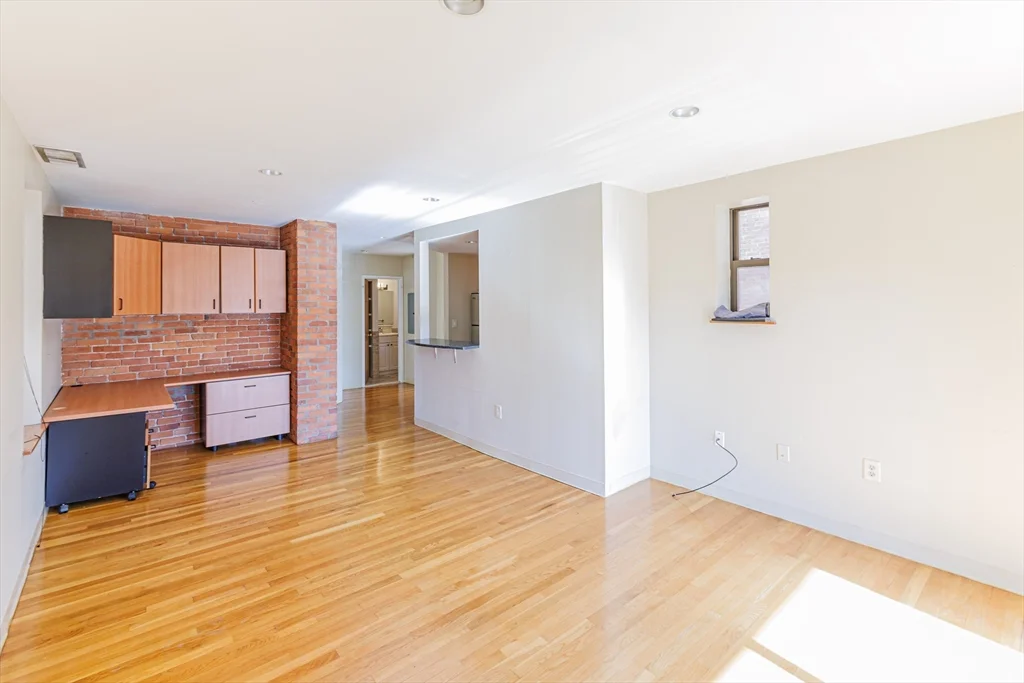 1 bed, 1 bath apartment for rent at 96 Gainsborough St Unit 206W, Fenway — photo 2 of 10
