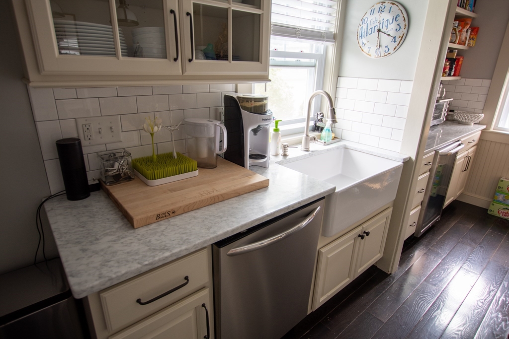 2 bed, 1 bath apartment for rent at 96 Grant Ave Unit 96, Medford — photo 5 of 25