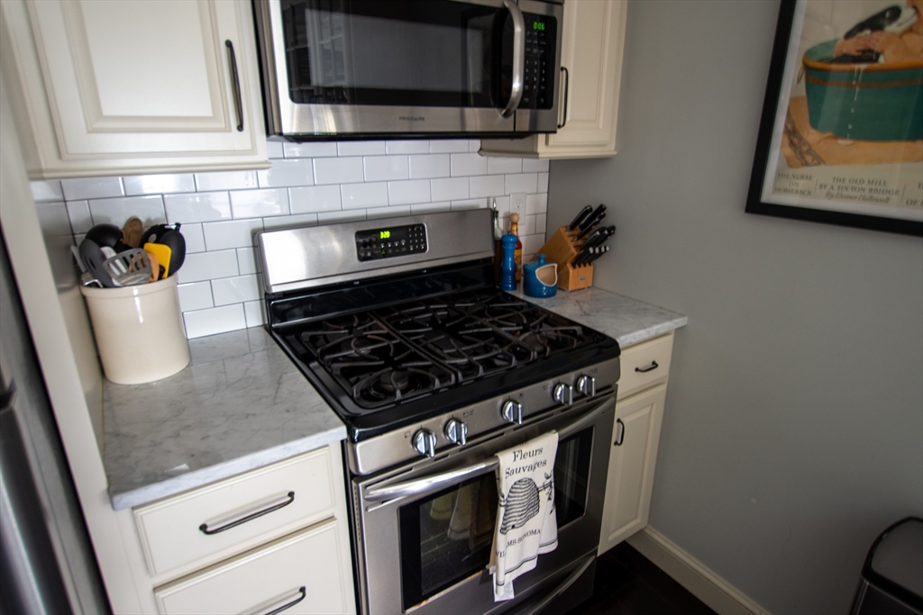 2 bed, 1 bath apartment for rent at 96 Grant Ave Unit 96, Medford — photo 6 of 25
