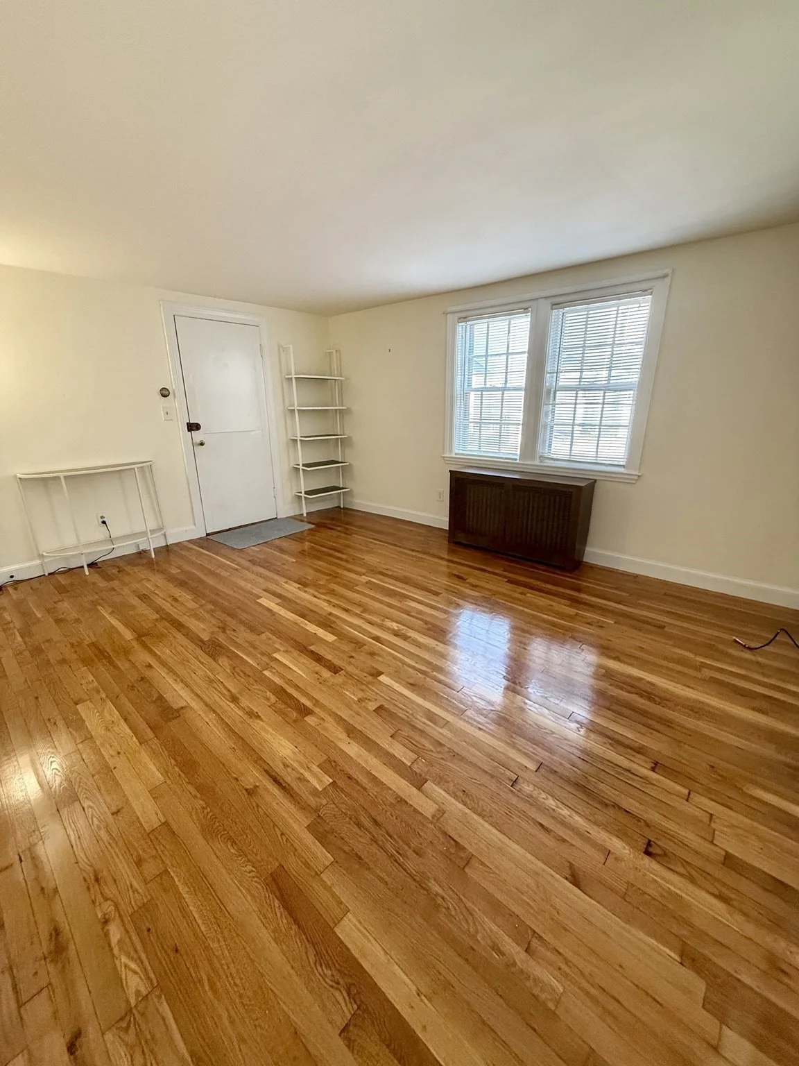 1 bed, 1 bath apartment for rent at 96 Greenleaf Unit 1, Quincy — photo 3 of 16