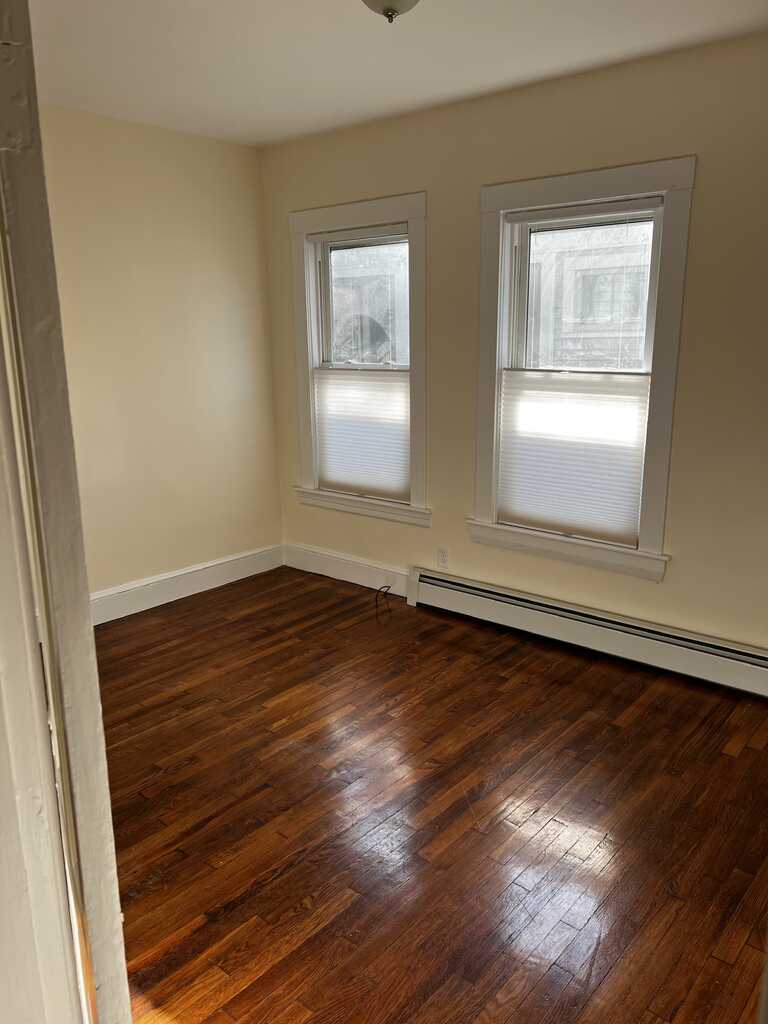 2 bed, 1 bath apartment for rent at 96 Hammond St Unit 1, Baldwin — photo 8 of 10