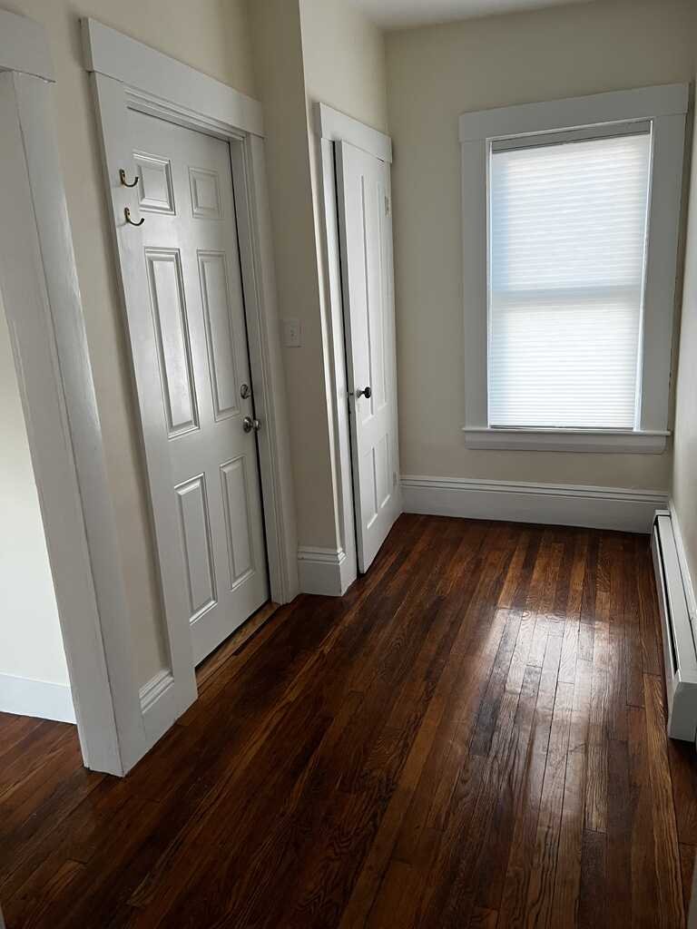 2 bed, 1 bath apartment for rent at 96 Hammond St Unit 1, Baldwin — photo 3 of 10