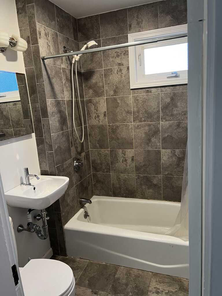 2 bed, 1 bath apartment for rent at 96 Hammond St Unit 1, Baldwin — photo 7 of 10