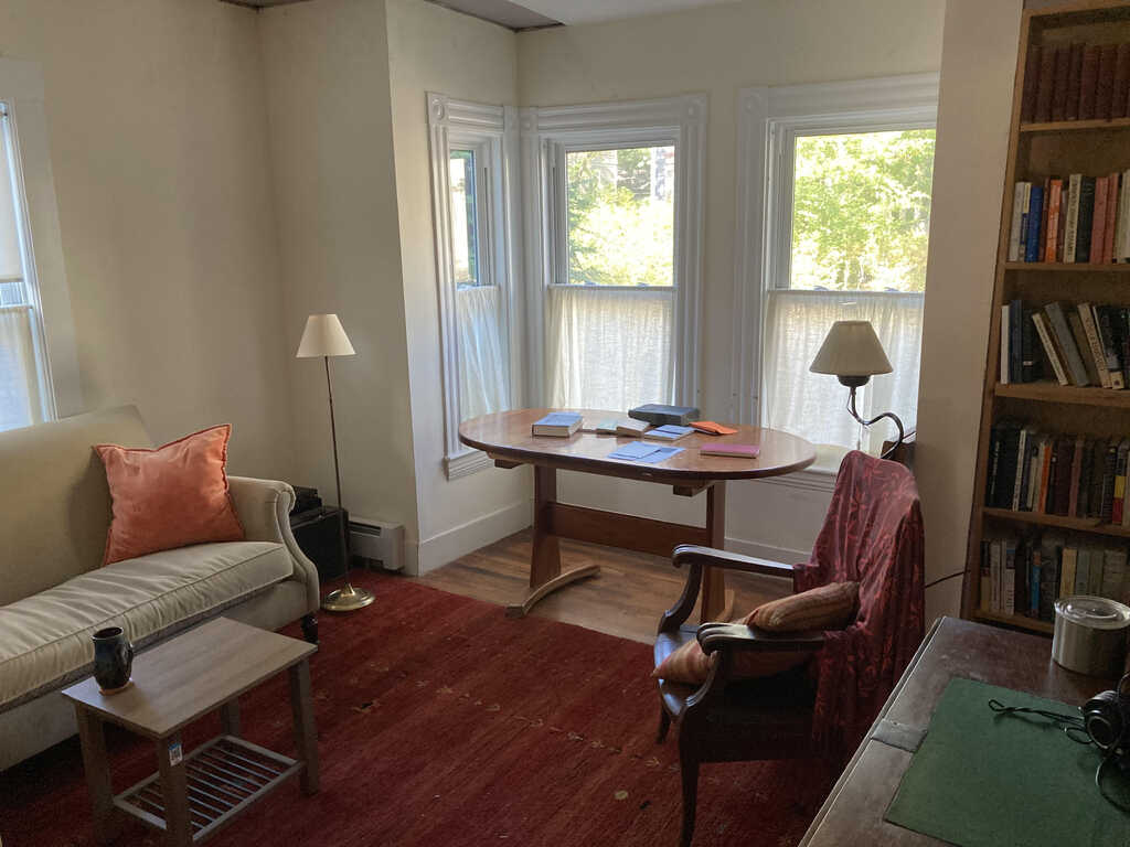 2 bed, 1 bath apartment for rent at 96 Hammond St Unit 1, Baldwin — photo 1 of 10