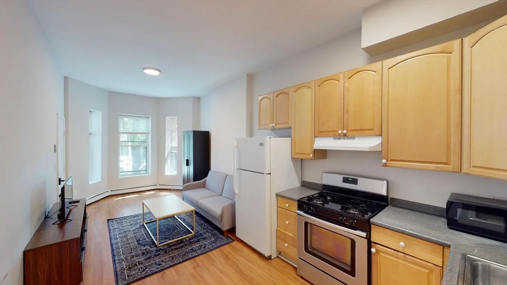3 bed, 1 bath apartment for rent at 96 Hammond St Unit 1, South End — photo 4 of 14