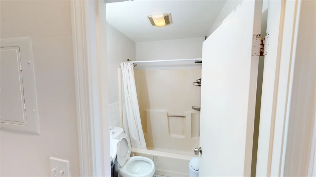 3 bed, 1 bath apartment for rent at 96 Hammond St Unit 1, South End — photo 14 of 14