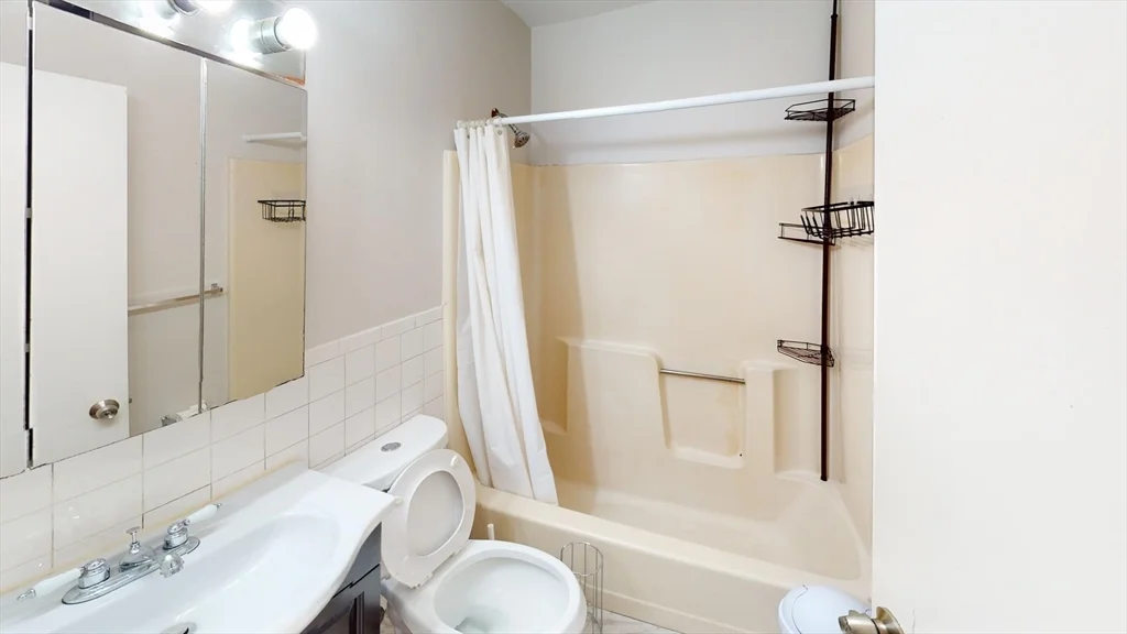 3 bed, 1 bath apartment for rent at 96 Hammond St Unit 1, South End — photo 12 of 14