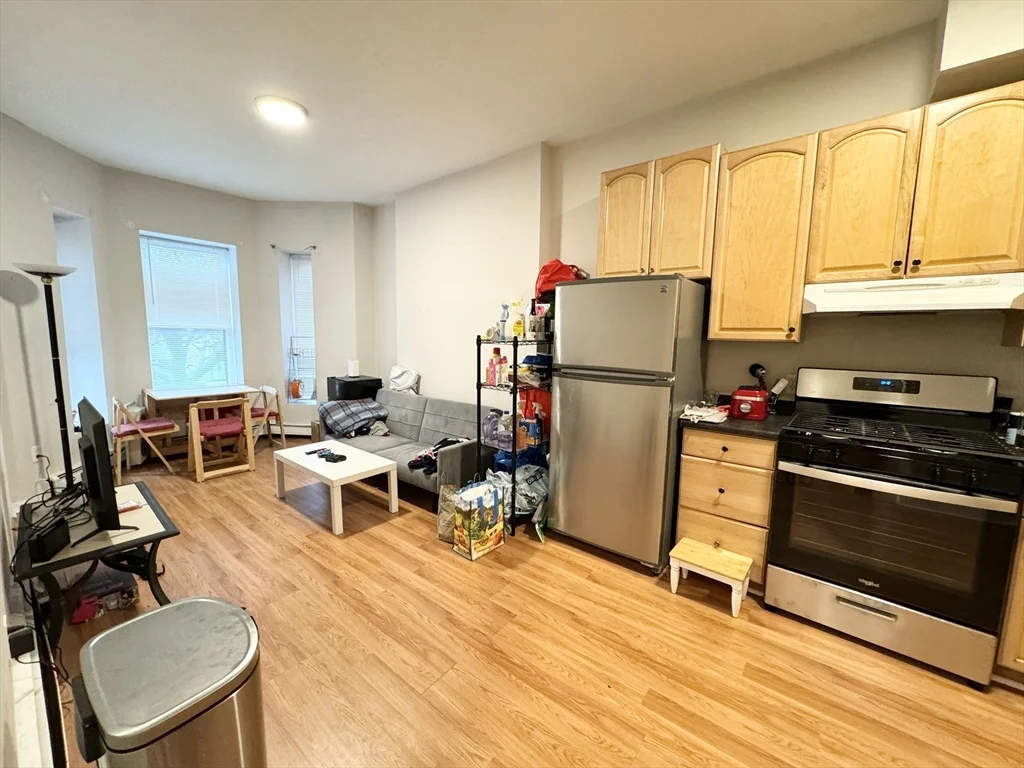 3 bed, 1 bath apartment for rent at 96 Hammond St Unit 2, South End — photo 2 of 7