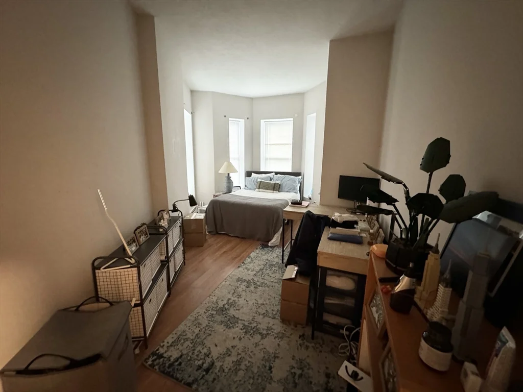 3 bed, 1 bath apartment for rent at 96 Hammond St Unit 2, South End — photo 3 of 7