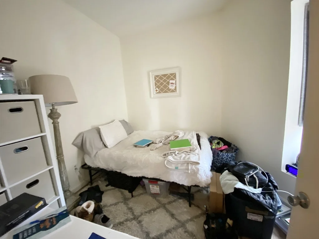 3 bed, 1 bath apartment for rent at 96 Hammond St Unit 3, South End — photo 6 of 8