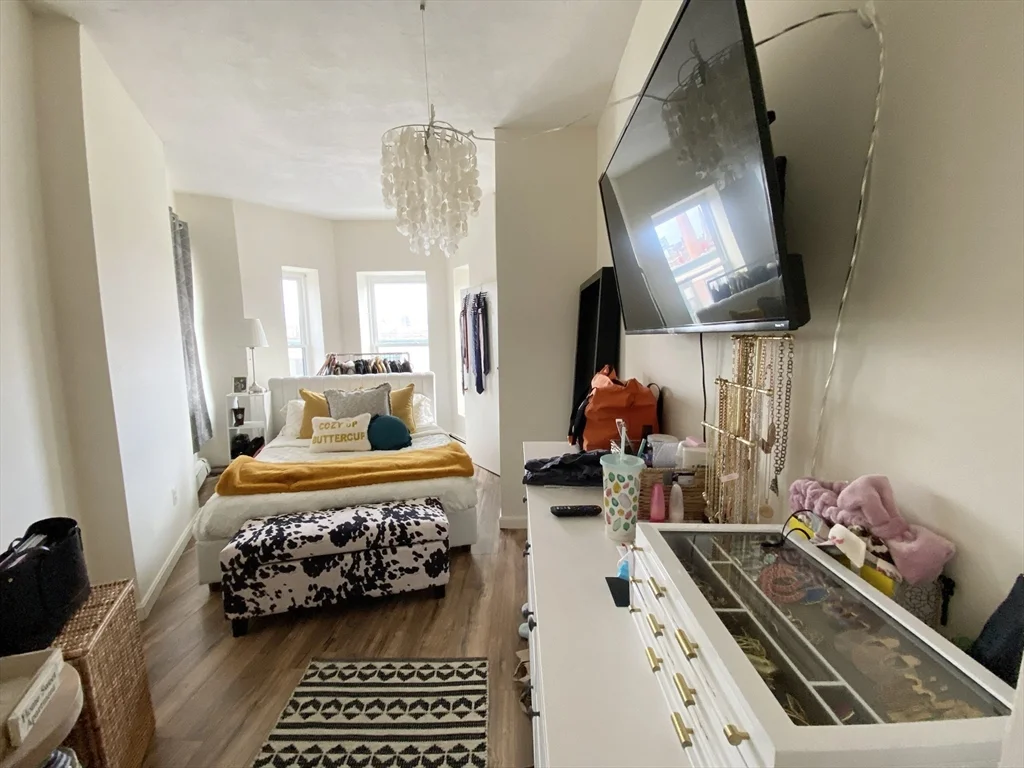 3 bed, 1 bath apartment for rent at 96 Hammond St Unit 3, South End — photo 7 of 8