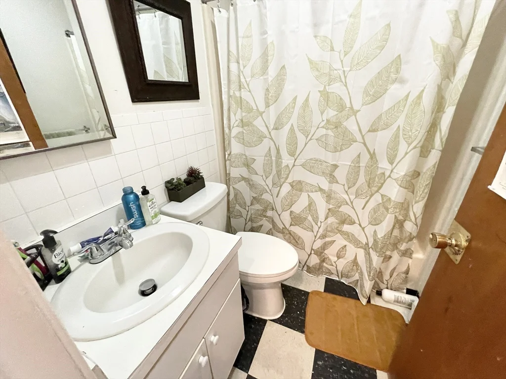 3 bed, 1 bath apartment for rent at 96 Hammond St Unit 4, South End — photo 9 of 10