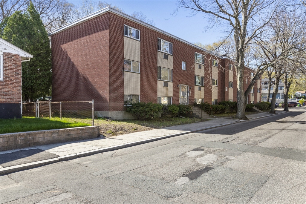 2 bed, 1 bath apartment for rent at 96 Itasca St Unit 96-1, Mattapan — photo 16 of 17