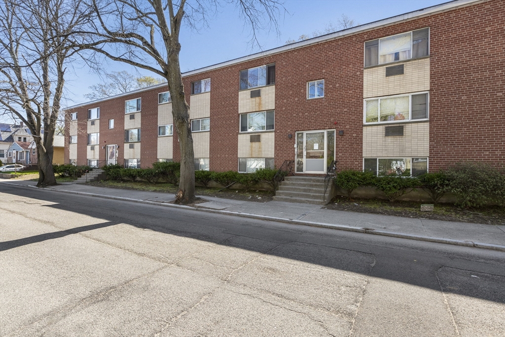 2 bed, 1 bath apartment for rent at 96 Itasca St Unit 96-1, Mattapan — photo 1 of 17