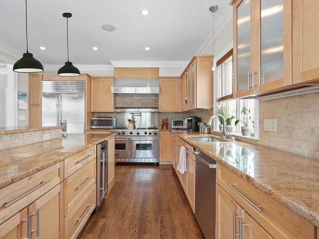 5 bed, 4+ bath apartment for rent at 96 Jewett St Unit 96, Newton — photo 4 of 11