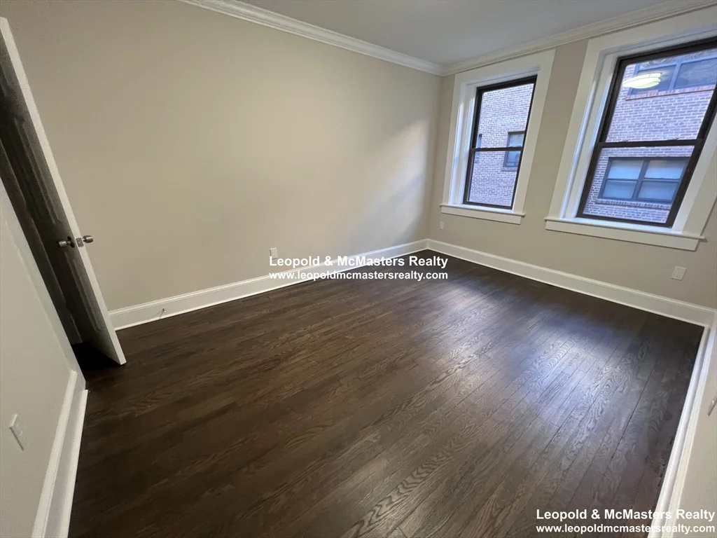 3 bed, 1 bath apartment for rent at 96 Longwood Unit 1, Coolidge Corner — photo 8 of 12