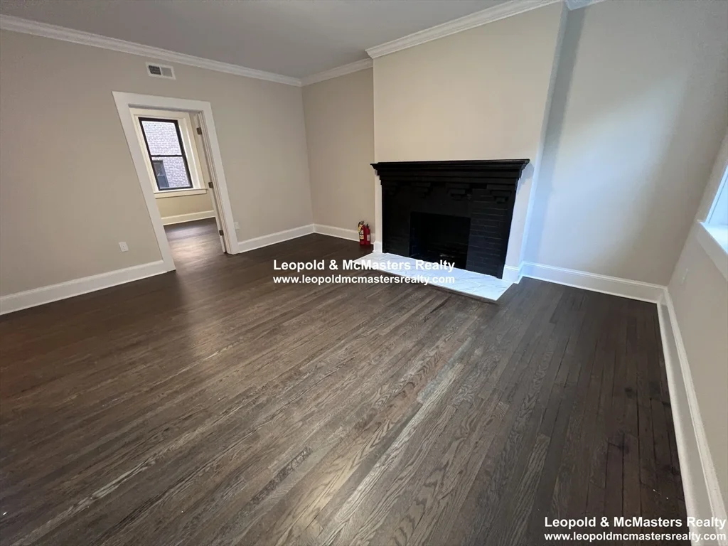 3 bed, 1 bath apartment for rent at 96 Longwood Unit 1, Coolidge Corner — photo 5 of 12