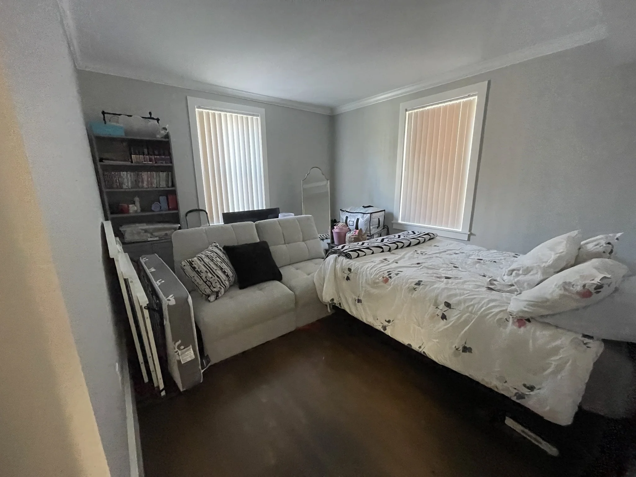 3 bed, 1 bath apartment for rent at 96 Longwood Unit 1, Coolidge Corner — photo 5 of 14