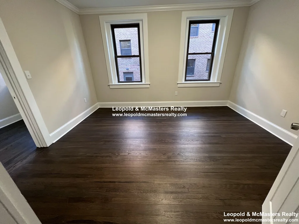 3 bed, 1 bath apartment for rent at 96 Longwood Unit 1, Coolidge Corner — photo 7 of 12