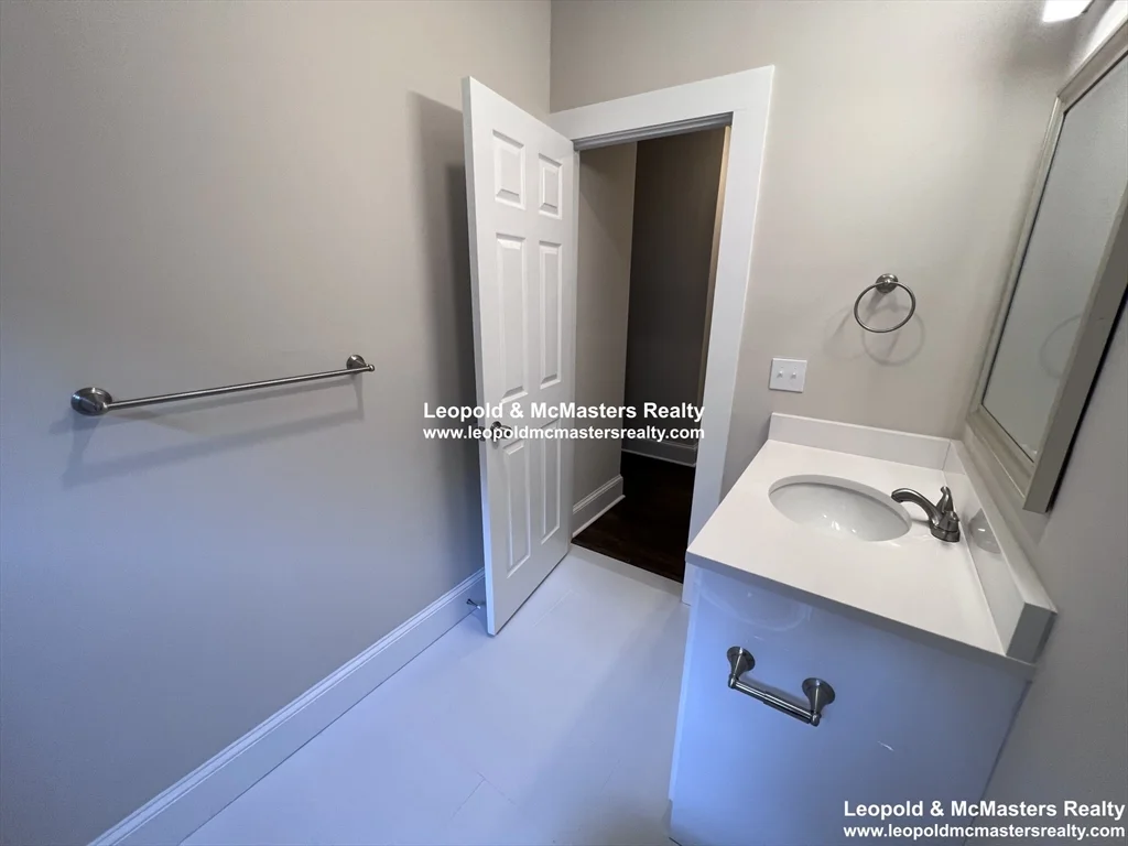 3 bed, 1 bath apartment for rent at 96 Longwood Unit 1, Coolidge Corner — photo 10 of 12