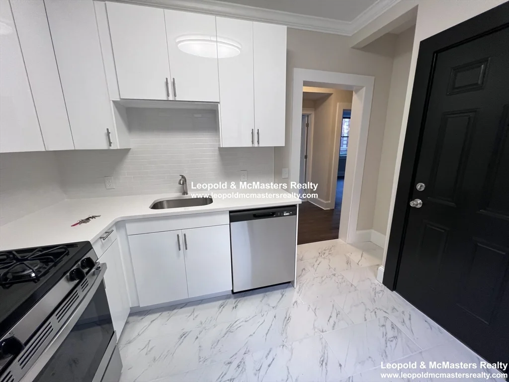 3 bed, 1 bath apartment for rent at 96 Longwood Unit 2, Coolidge Corner