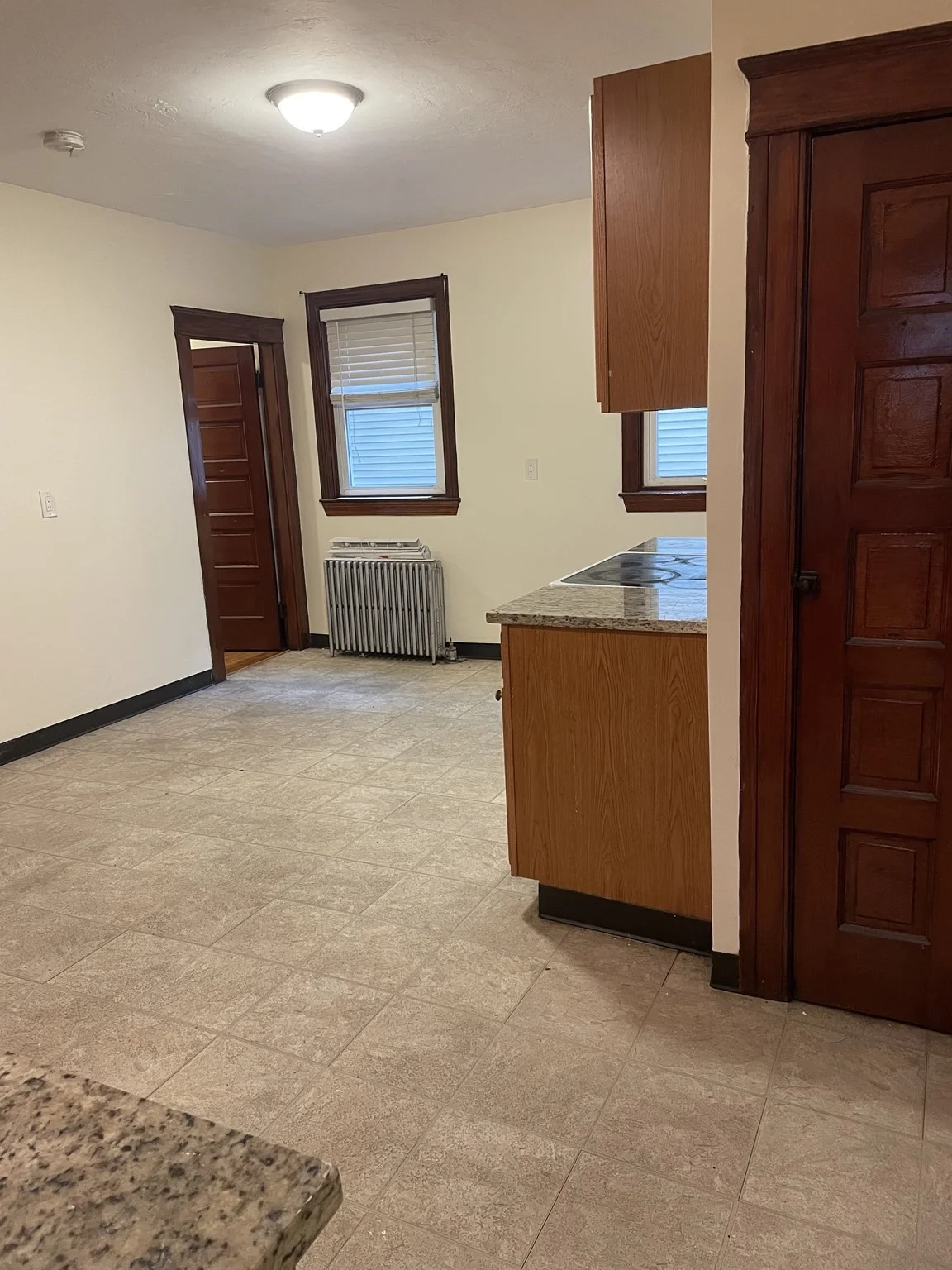 3 bed, 1 bath apartment for rent at 96 Lovell Unit 1, Worcester — photo 5 of 12