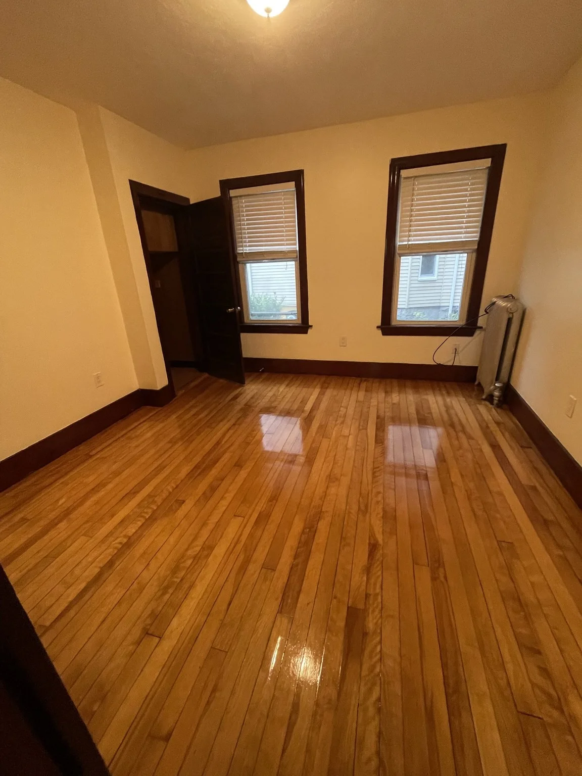 3 bed, 1 bath apartment for rent at 96 Lovell Unit 1, Worcester — photo 4 of 12