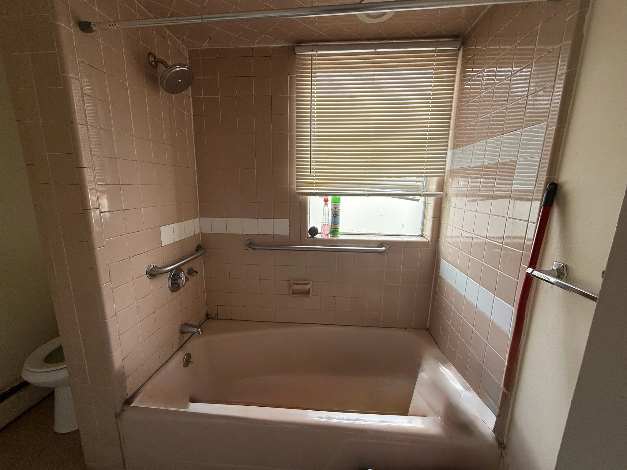 3 bed, 1 bath apartment for rent at 96 Lynnway Unit 96, Revere — photo 6 of 6