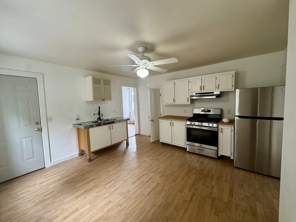 2 bed, 1 bath apartment for rent at 96 Main St Unit 1, Fairhaven — photo 9 of 27