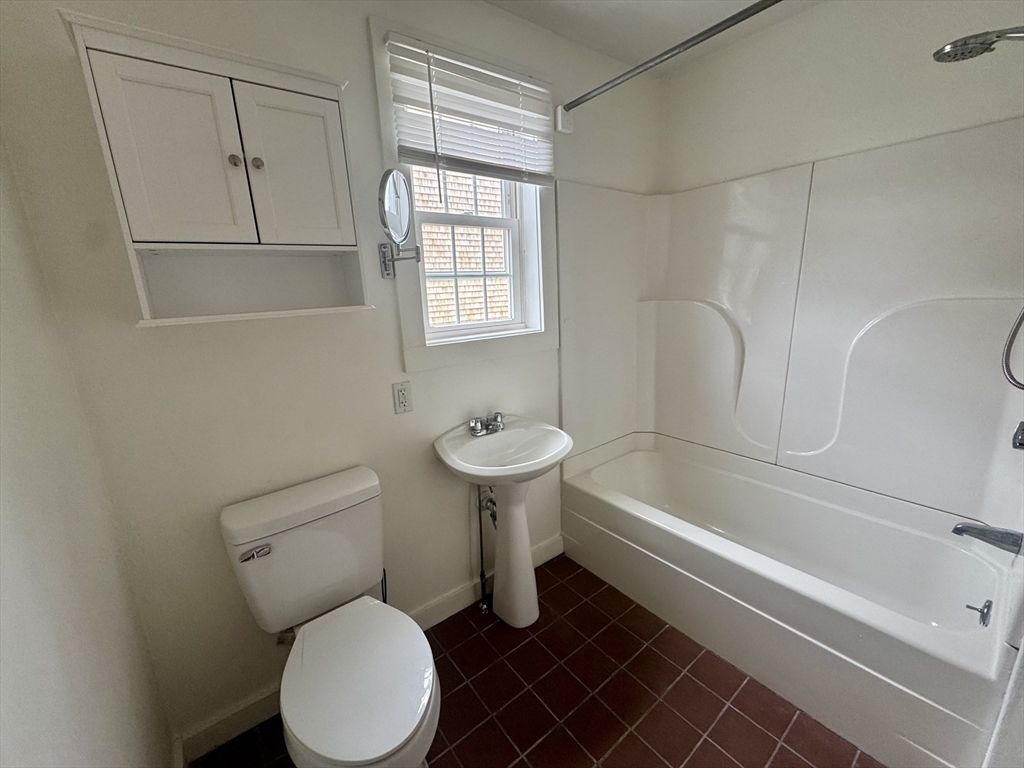 2 bed, 1 bath apartment for rent at 96 Main St Unit 1, Fairhaven — photo 18 of 27