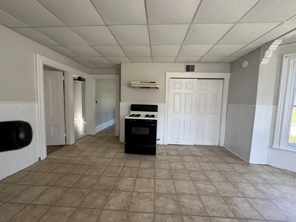 1 bed, 1 bath apartment for rent at 96 Main St Unit 2, Kingston — photo 3 of 6