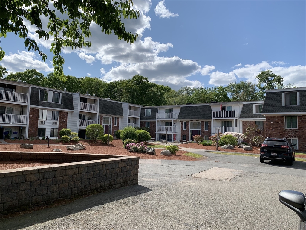2 bed, 1 bath apartment for rent at 96 Main St Unit B5, Foxboro — photo 1 of 9