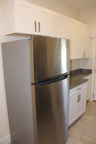 1 bed, 1 bath apartment for rent at 96 Middle St Unit 1, Gloucester — photo 3 of 11