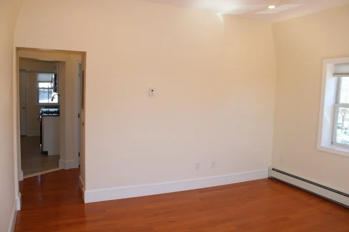 1 bed, 1 bath apartment for rent at 96 Middle St Unit 1, Gloucester — photo 10 of 11