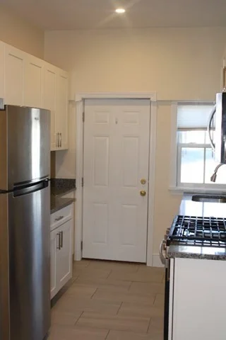 1 bed, 1 bath apartment for rent at 96 Middle St Unit 1, Gloucester — photo 2 of 11