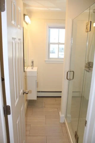 1 bed, 1 bath apartment for rent at 96 Middle St Unit 1, Gloucester — photo 8 of 11
