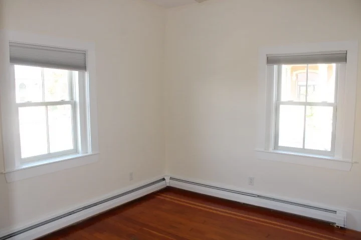 1 bed, 1 bath apartment for rent at 96 Middle St Unit 2, Gloucester — photo 5 of 7