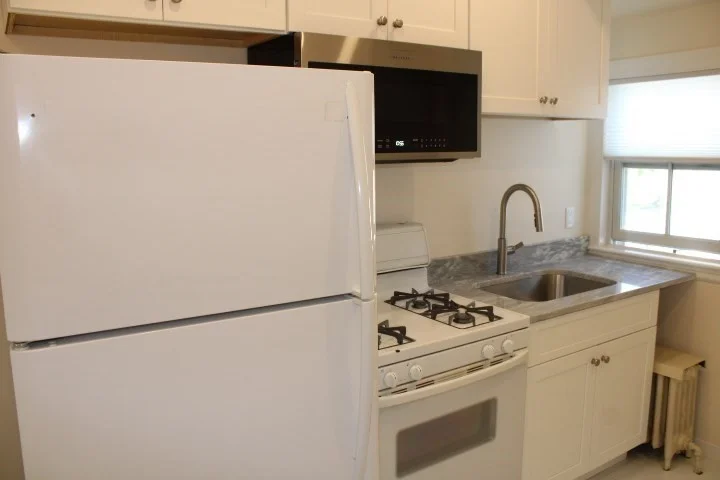 1 bed, 1 bath apartment for rent at 96 Middle St Unit 3, Gloucester — photo 5 of 10