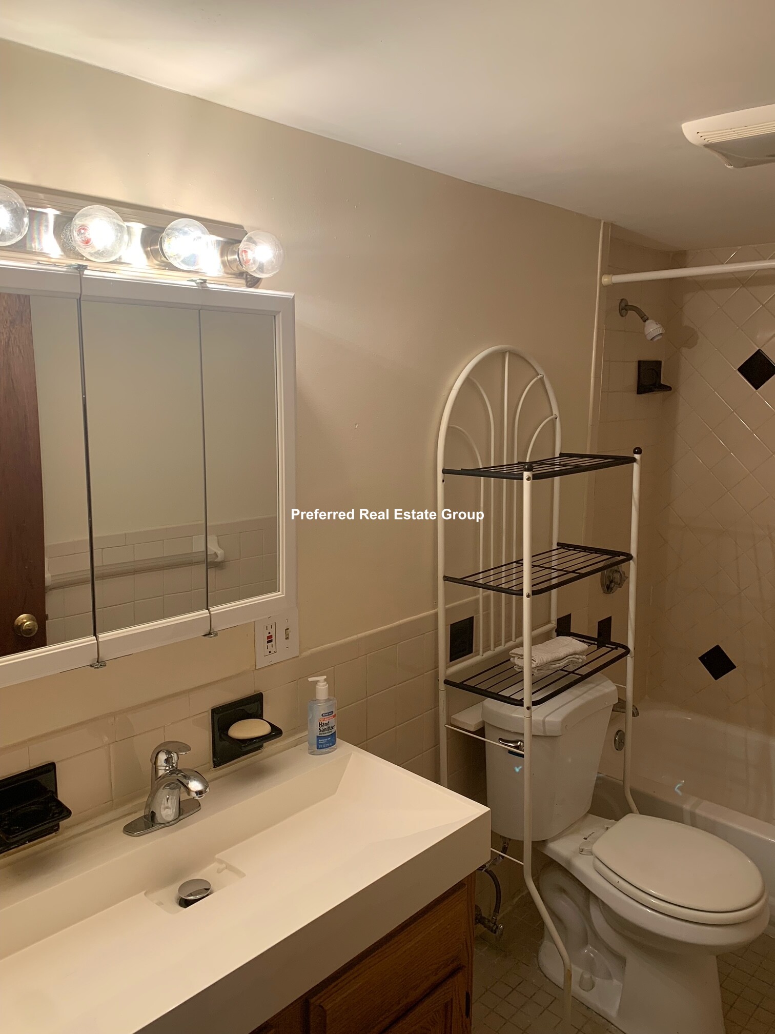1 bed, 1 bath apartment for rent at 96 Millet St Unit 1, Dorchester — photo 4 of 5