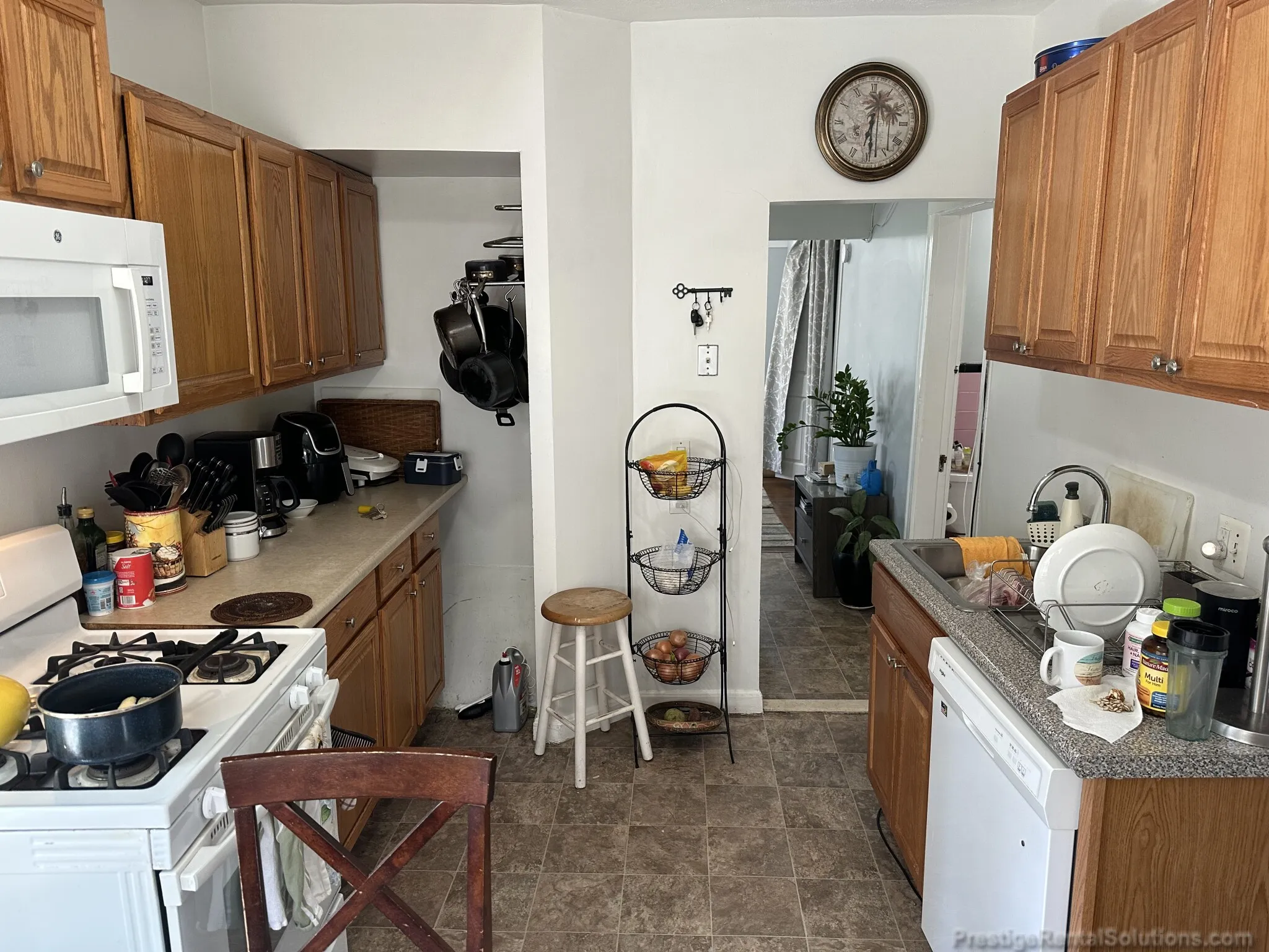 2.5 bed, 1 bath apartment for rent at 96 Nichols Ave Unit A, Watertown — photo 2 of 21