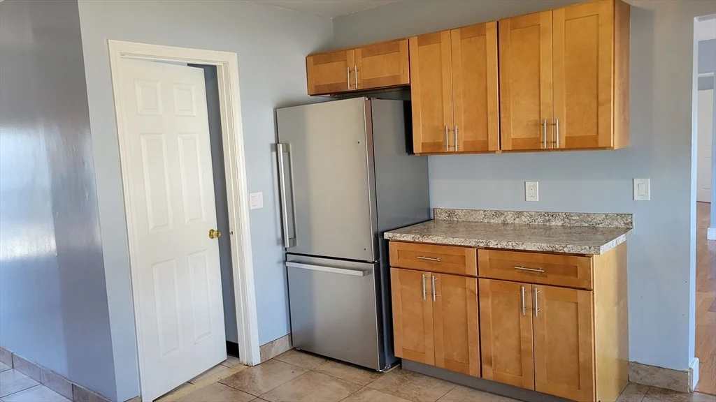 3 bed, 1 bath apartment for rent at 96 Pleasant St Unit 2, Marlborough — photo 3 of 25