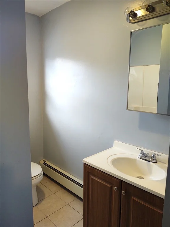 3 bed, 1 bath apartment for rent at 96 Pleasant St Unit 2, Marlborough — photo 4 of 25
