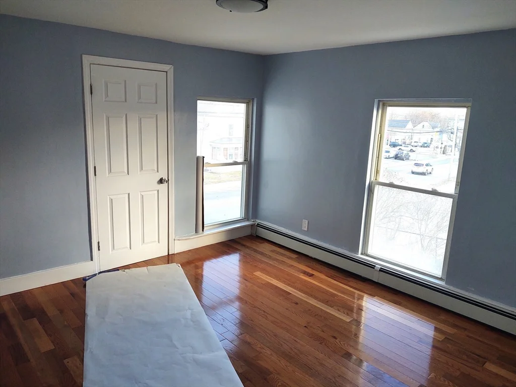 3 bed, 1 bath apartment for rent at 96 Pleasant St Unit 2, Marlborough — photo 9 of 25